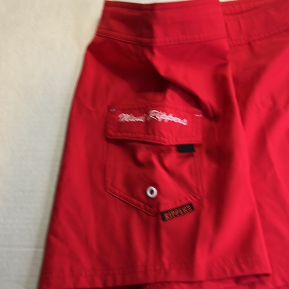 MAUI RIPPERS WOMENS LIGHTWEIGHT STRETH DRAWSTRING RED BOARD SHORTS SZ 8 - Picture 3 of 16
